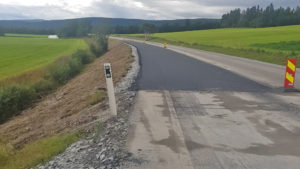 Koronamillioner har gitt resultater. Samme strekning på Rv 3 ved Tynset ferdig asfaltert - Foto: Statens vegvesen