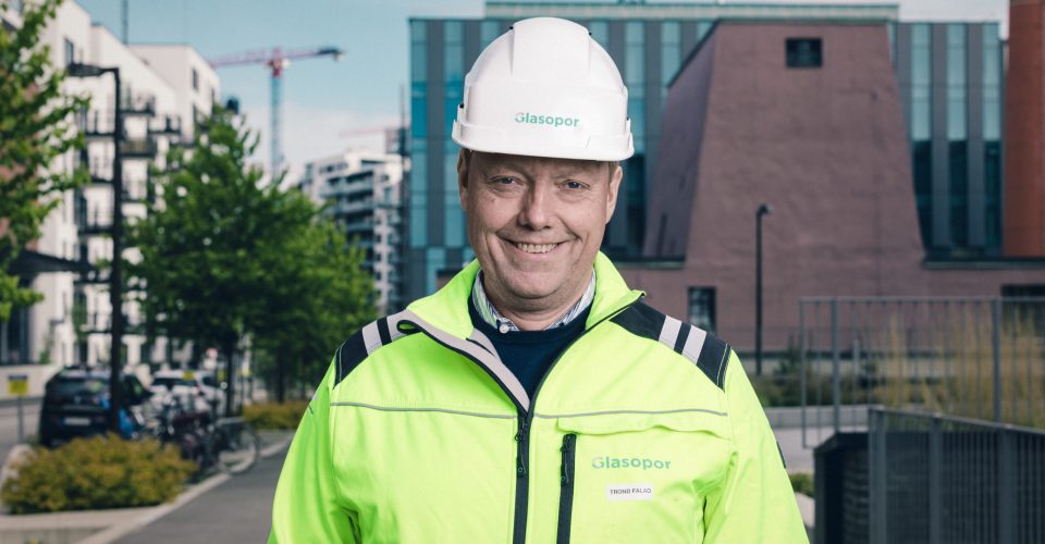 Trond Falao, Regionsjef i Glasopor, tømrer med 20+ års erfaring i salg, ledelse og teknisk rådgivning. Spør ham om Glasopors anvendelse og egenskaper.