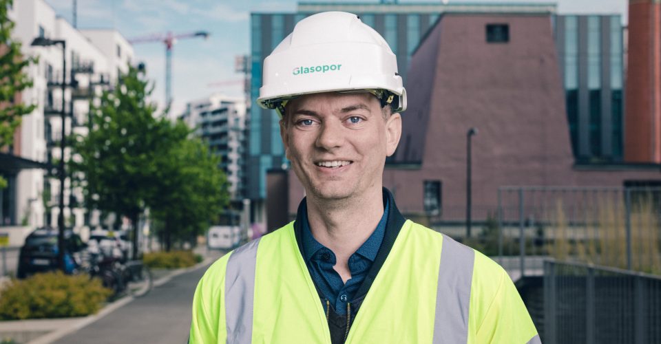 Stig Norman Olsen, Digital Markedsfører i Glasopor, med 15 års erfaring fra sikkerhetsbransjen. Han viser deg hvorfor Glasopor er perfekt for ditt prosjekt.