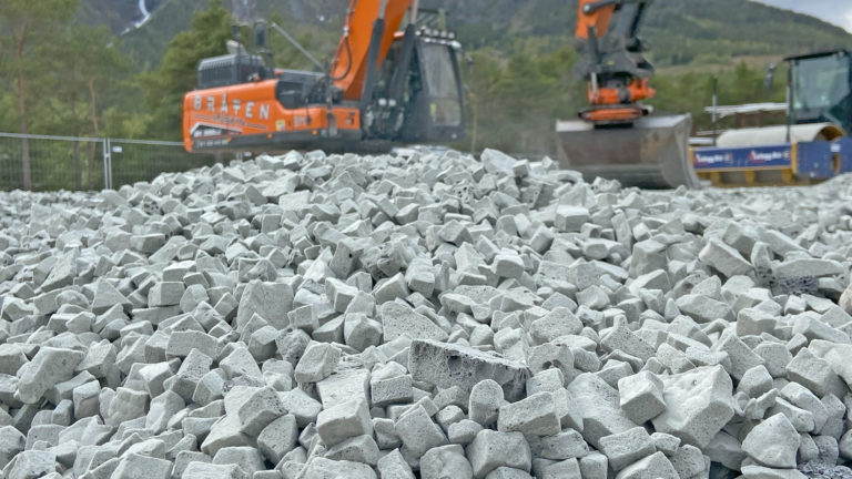 Glasopor 10-20+ tåler 40T gravemaskin godt