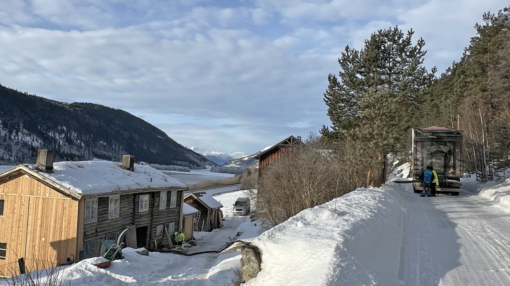 Restaurering av fredet hus - Uleberg med blåsebil